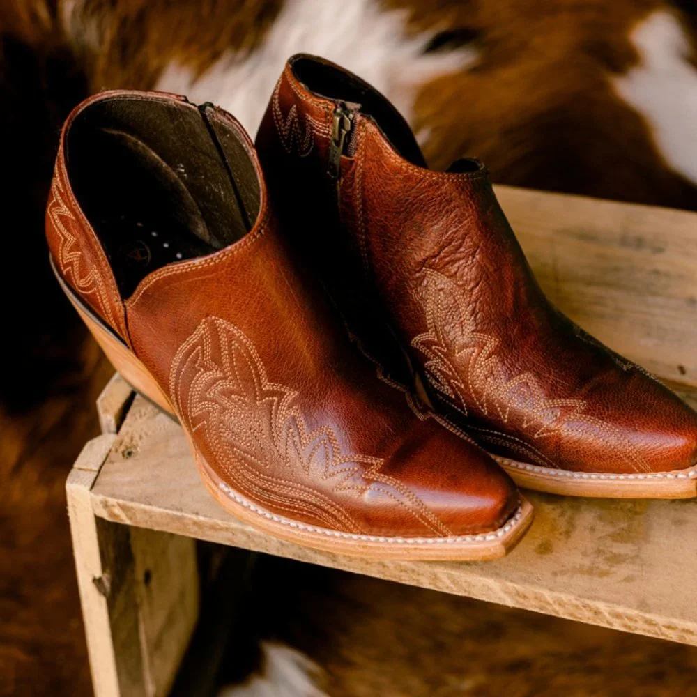 Brand New w/ Tags Ariat Jolene Snip-Toe Ankle Boot [Sedona] - Picture 2 of 11